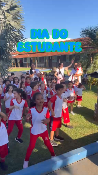 Celebrar nossos estudantes &eacute; celebrar sonhos, descobertas e a alegria de aprender todos os dias. 💚✨