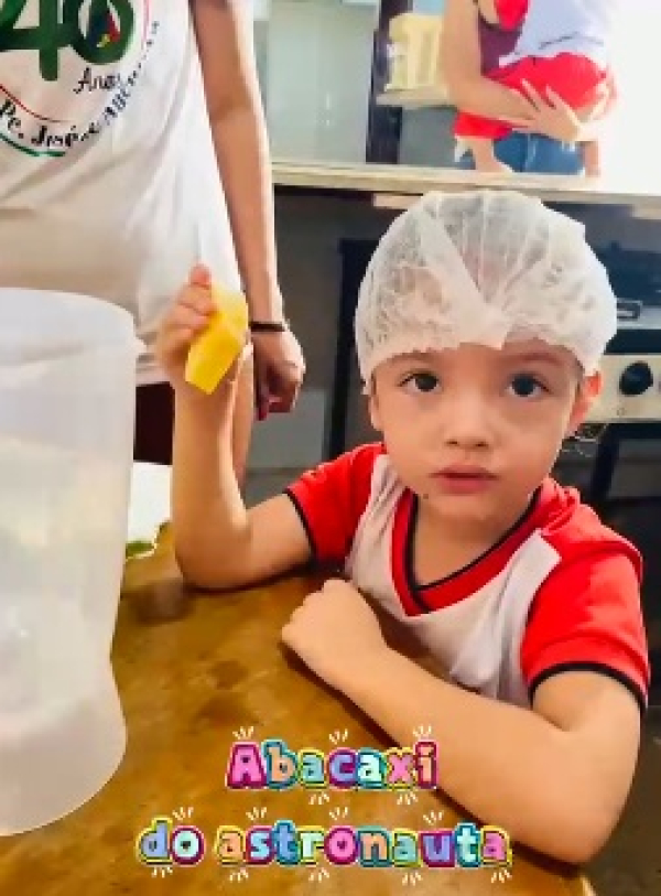 Abacaxi astronauta e culmin&acirc;ncia dos pequenos astronautas.✨