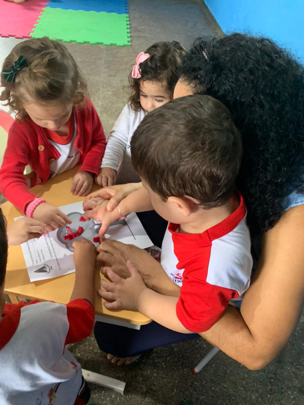 Roda de leitura com maternal I e II. 📚❤️