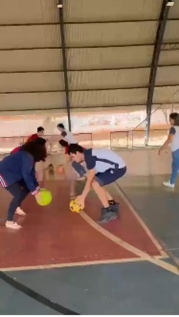 Troca R&iacute;tmica de Bolas 🏀