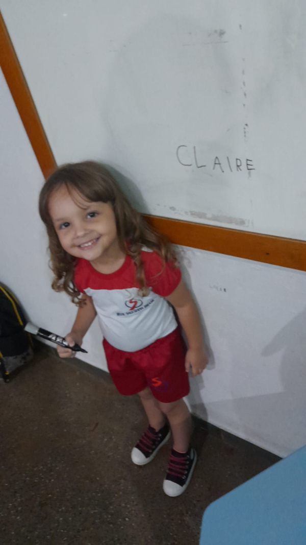 Maternal III, escrevendo seu primeiro nome. 🥰